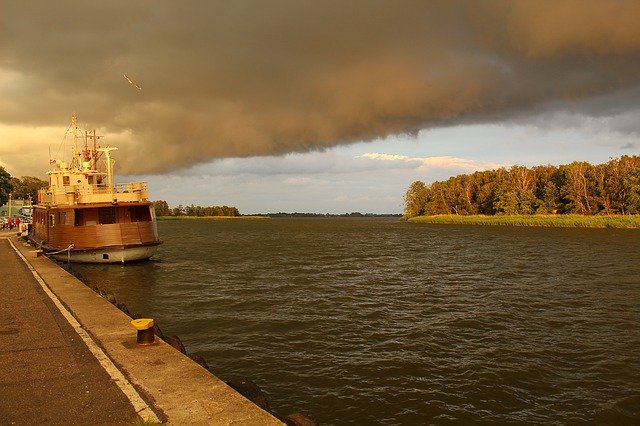 Kostenloser Download Ship Landscape Clouds - kostenloses Foto oder Bild zur Bearbeitung mit GIMP Online-Bildbearbeitung