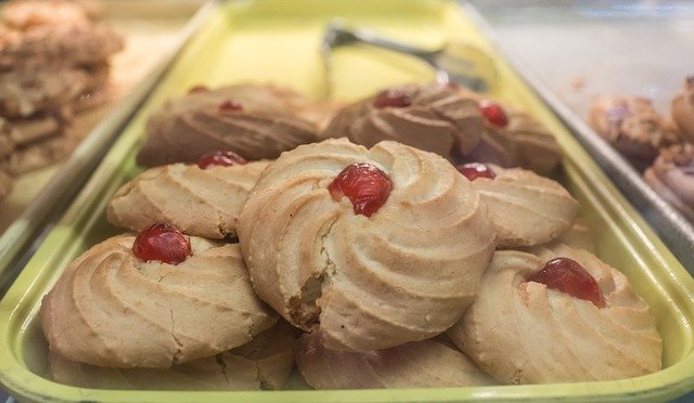 Ücretsiz indir Shortbread Cookies Cherry Bakery - GIMP çevrimiçi resim düzenleyiciyle düzenlenecek ücretsiz fotoğraf veya resim