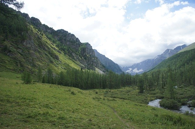 Descarga gratuita Siberia River Lake: foto o imagen gratuita para editar con el editor de imágenes en línea GIMP