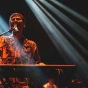 Singer burns the stage  screen for extension Chrome web store in OffiDocs Chromium