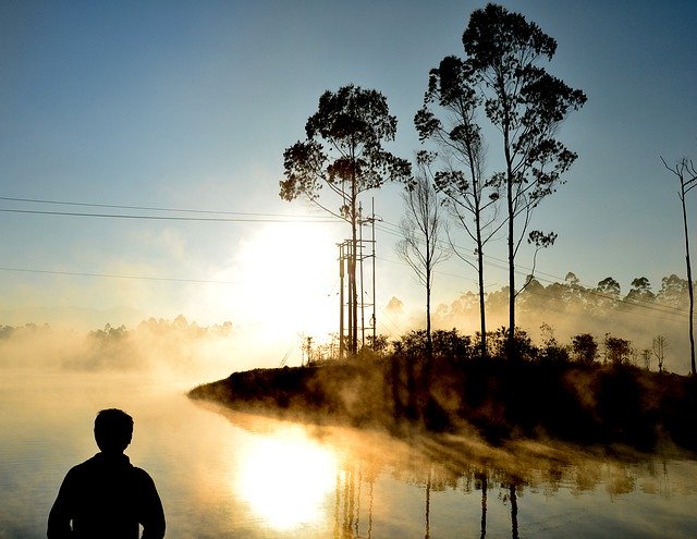 Téléchargement gratuit Situ Cileunca Lake Sunrise - photo ou image gratuite à modifier avec l'éditeur d'images en ligne GIMP