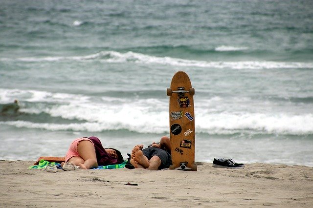 Téléchargement gratuit de Skater Rest Couple - photo ou image gratuite à modifier avec l'éditeur d'images en ligne GIMP