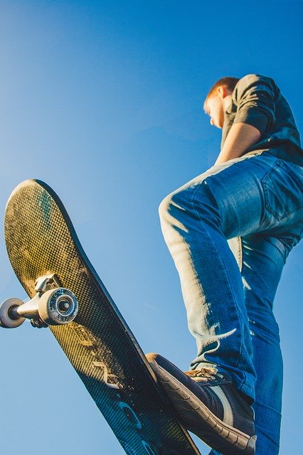 Descărcare gratuită Skate Sky Man - fotografie sau imagine gratuită pentru a fi editată cu editorul de imagini online GIMP