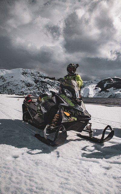 Skidoo Snow Snowmobileを無料でダウンロード-GIMPオンラインイメージエディターで編集できる無料の写真または画像