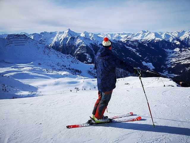 Muat turun percuma Skiing Mountains Skier - foto atau gambar percuma untuk diedit dengan editor imej dalam talian GIMP