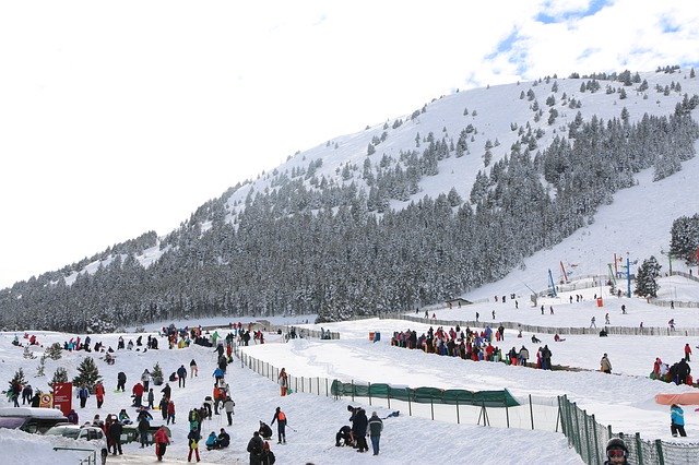 Download gratuito Ski Slope Montana: foto o immagine gratuita da modificare con l'editor di immagini online GIMP