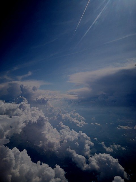 Gratis download Sky Clouds Aircraft - gratis foto of afbeelding om te bewerken met GIMP online afbeeldingseditor