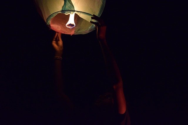 Kostenloser Download Skylantern Fire Colorful - kostenloses Foto oder Bild zur Bearbeitung mit GIMP Online-Bildbearbeitung