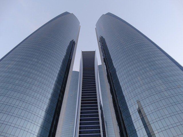 Download gratuito Skyscraper Abu Dhabi Architecture - foto o immagine gratis da modificare con l'editor di immagini online GIMP