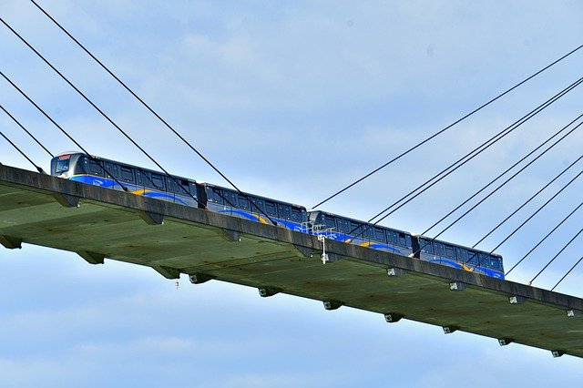 Baixe gratuitamente Skytrain Passenger Train Light - foto ou imagem gratuita a ser editada com o editor de imagens online GIMP