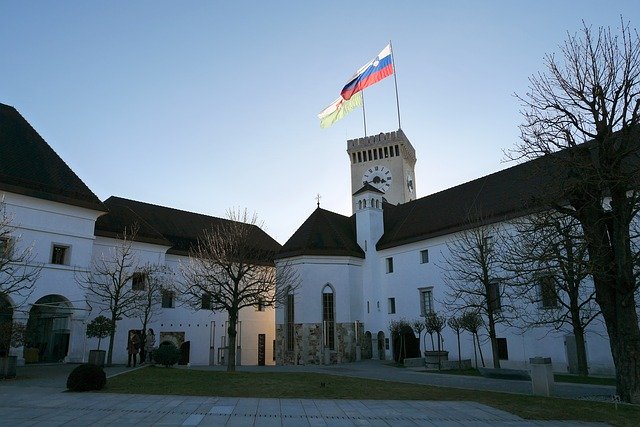 Téléchargement gratuit Slovénie Château de Ljubljana - photo ou image gratuite à éditer avec l'éditeur d'images en ligne GIMP