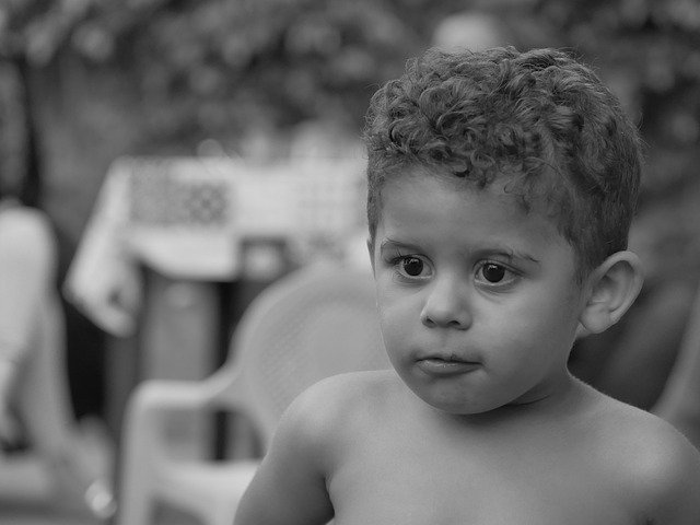 免费下载 Small Child Baby Black White - 可使用 GIMP 在线图像编辑器编辑的免费照片或图片