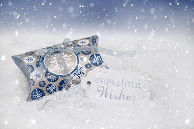 Free download snow gift present christmas wishes free picture to be edited with GIMP free online image editor