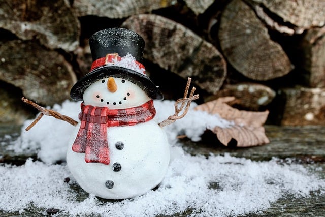 Free download snowman winter snow figure free picture to be edited with GIMP free online image editor