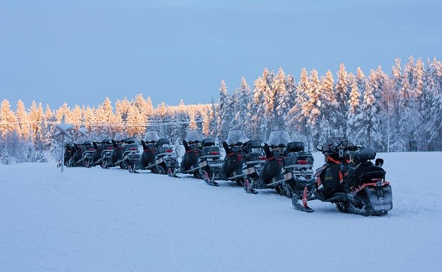 Bezpłatne pobieranie Snow Skuter śnieżny Winter - darmowe zdjęcie lub obraz do edycji za pomocą internetowego edytora obrazów GIMP