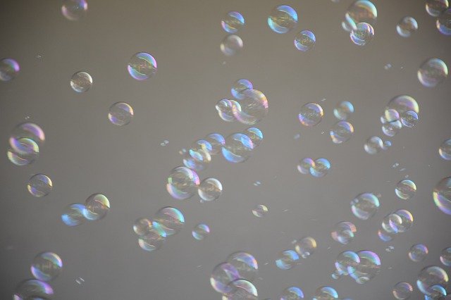 Download gratuito Soap Bubble Floating Blow - foto o immagine gratuita da modificare con l'editor di immagini online GIMP