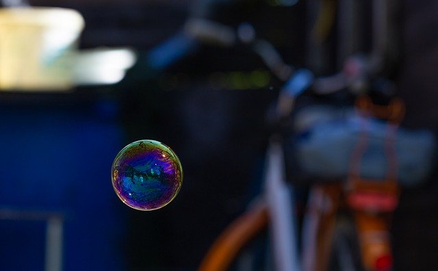 Download gratuito Soap Bubble Summer Colourful: foto o immagine gratuita da modificare con l'editor di immagini online GIMP