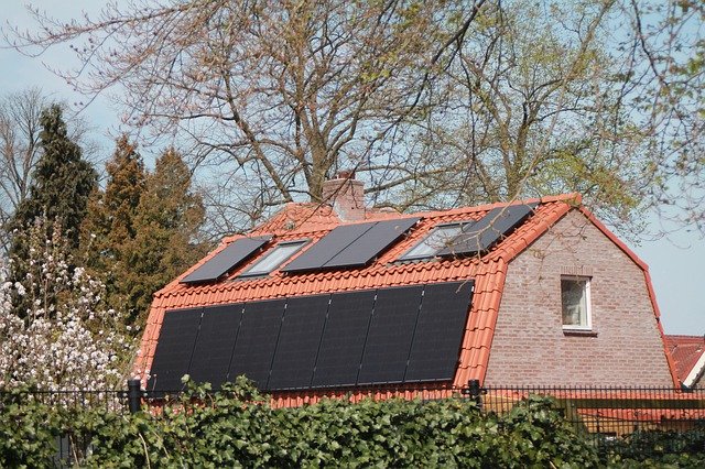 دانلود رایگان Solar Panel House Durable - عکس یا تصویر رایگان قابل ویرایش با ویرایشگر تصویر آنلاین GIMP