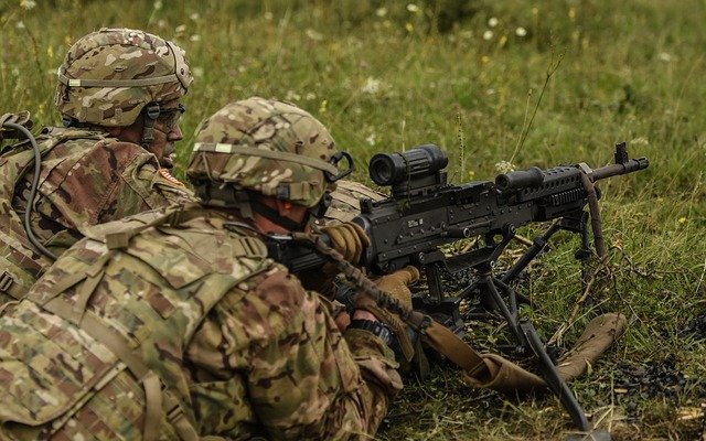 Free download soldier m240b machine gun lmg free picture to be edited with GIMP free online image editor