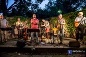 Free download sommer_open_air_broadlahn_pygmaeenjodler_garten_unter_freiem_himmel_neue_volksmusik_christine_kipper_10 free photo or picture to be edited with GIMP online image editor