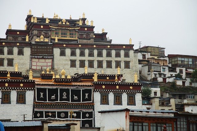 Téléchargement gratuit de Songzanlin Lamasery Yunnan Temple - photo ou image gratuite à modifier avec l'éditeur d'images en ligne GIMP