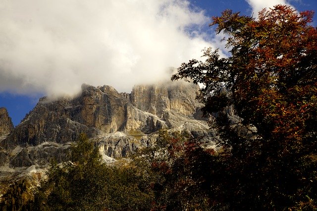 Descarga gratuita Montañas Dolomitas del Tirol del Sur - foto o imagen gratis para editar con el editor de imágenes en línea GIMP