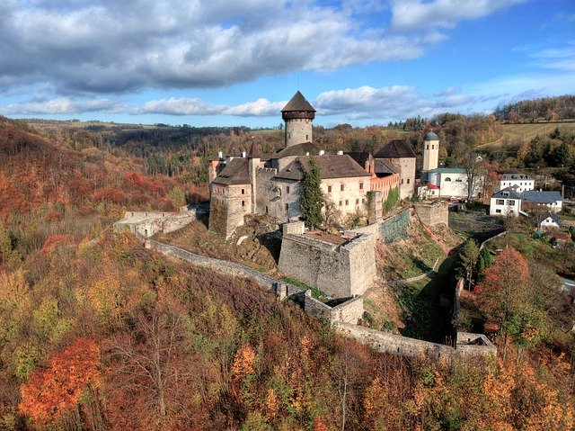 تحميل مجاني Sovinec Autumn Aerial - صورة أو صورة مجانية ليتم تحريرها باستخدام محرر الصور عبر الإنترنت GIMP