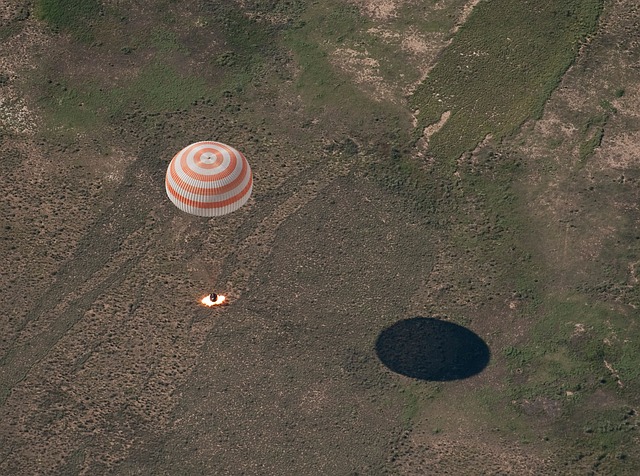 Free download soyuz landing space capsule free picture to be edited with GIMP free online image editor