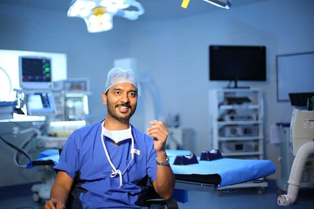 Free download spine surgeon chennai surgeon free picture to be edited with GIMP free online image editor