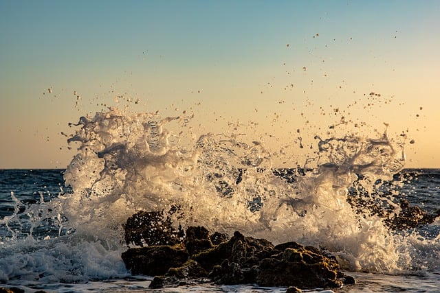 Free download splash wave sea rock water ocean free picture to be edited with GIMP free online image editor
