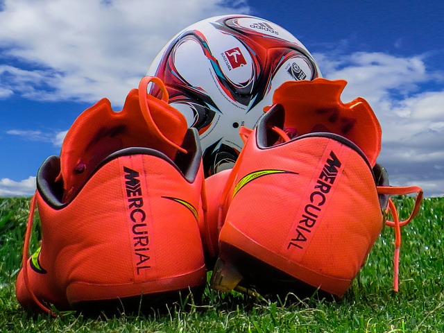 Scarica gratis l'immagine gratuita delle scarpe da calcio di calcio di sport di calcio da modificare con l'editor di immagini online gratuito di GIMP