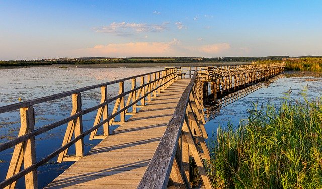 Unduh gratis Spring Lake Federsee Pier Nature - foto atau gambar gratis untuk diedit dengan editor gambar online GIMP