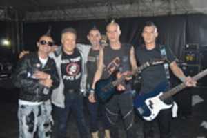 Squaters Junto a Jello Biafra en Altavoz Fest 2016 GIMP online editor free Free download Squaters Junto a Jello Biafra en Altavoz Fest 2016 free photo or picture to be edited with GIMP online image editor