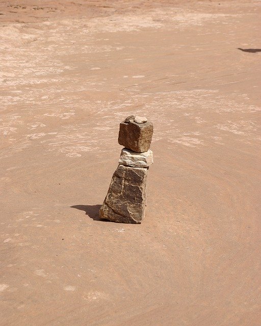 Unduh gratis Stacked Rock Cairn - foto atau gambar gratis untuk diedit dengan editor gambar online GIMP