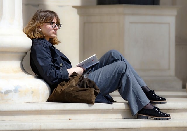 Free download staff woman young girlie casual free picture to be edited with GIMP free online image editor