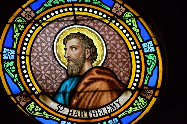 Muat turun percuma Kaca Stained Apostle Jesus - foto atau gambar percuma untuk diedit dengan editor imej dalam talian GIMP