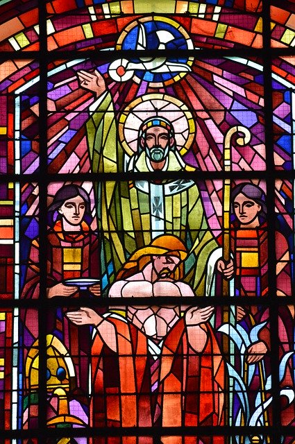 Безкоштовно завантажте Stained Glass Color Baptism - безкоштовну фотографію чи зображення для редагування за допомогою онлайн-редактора зображень GIMP