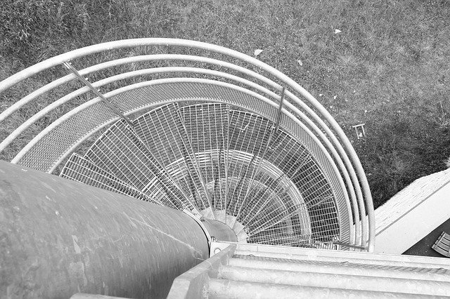 Bezpłatne pobieranie Stairs Black And White Urbex - darmowe zdjęcie lub obraz do edycji za pomocą internetowego edytora obrazów GIMP