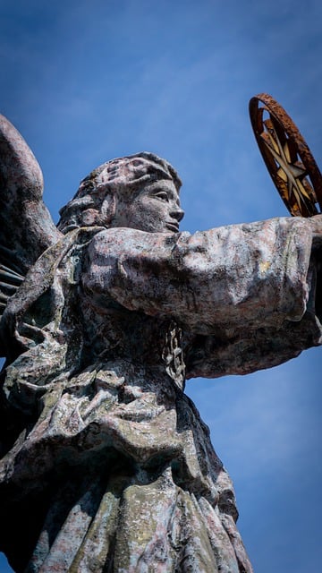 قم بتنزيل صورة مجانية لتمثال الملاك وحجر المسيحية لتحريرها باستخدام محرر الصور المجاني عبر الإنترنت GIMP