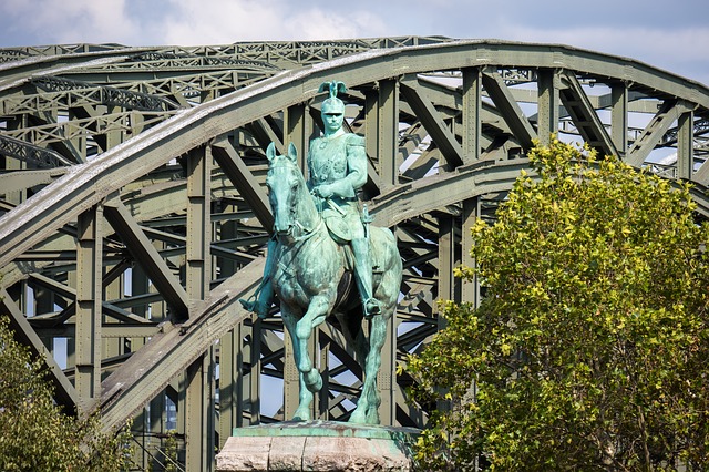 Free graphic statue equestrian statue bridge to be edited by GIMP free image editor by OffiDocs