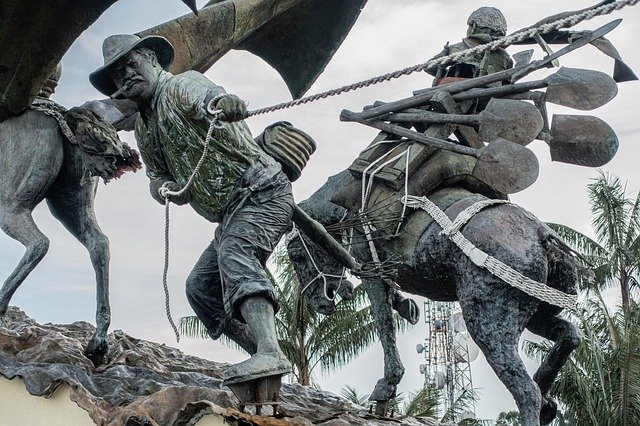 Free download Statue Horses Manizales -  free photo or picture to be edited with GIMP online image editor