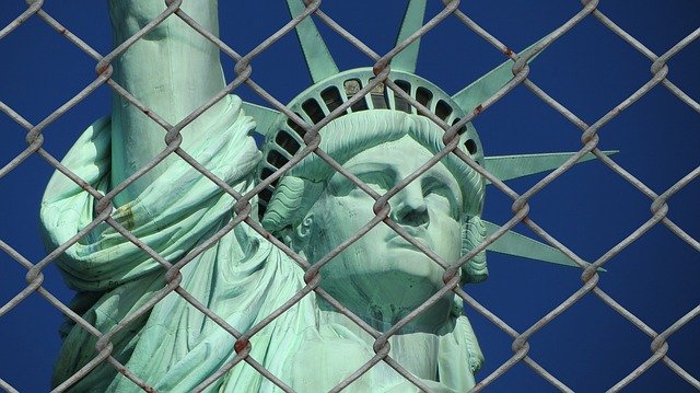 Descărcare gratuită Statue of Liberty Refugee Crisis - fotografie sau imagini gratuite pentru a fi editate cu editorul de imagini online GIMP