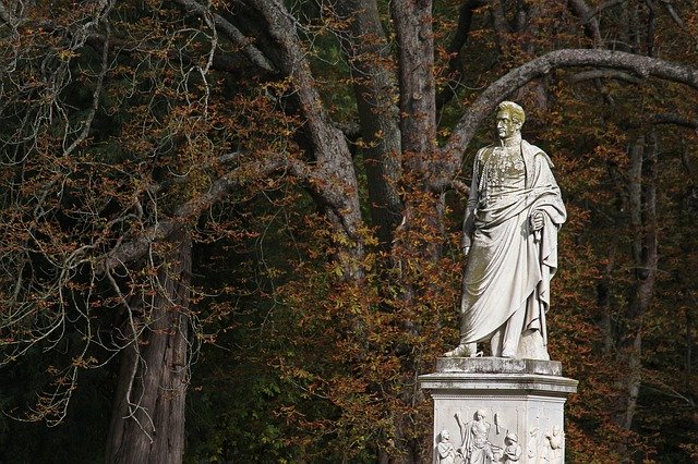 Téléchargement gratuit Stature Château De Putbus Rügen - photo ou image gratuite à modifier avec l'éditeur d'images en ligne GIMP