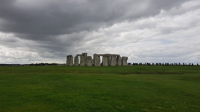 Gratis download Stone Henge History Cloudy - gratis gratis foto of afbeelding om te bewerken met GIMP online afbeeldingseditor