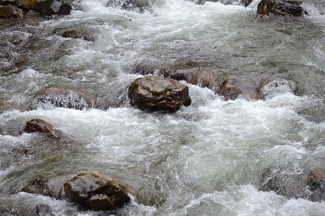 Téléchargement gratuit de Stone River Water - photo ou image gratuite à éditer avec l'éditeur d'images en ligne GIMP