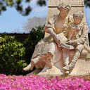 Stone statue in the park  screen for extension Chrome web store in OffiDocs Chromium