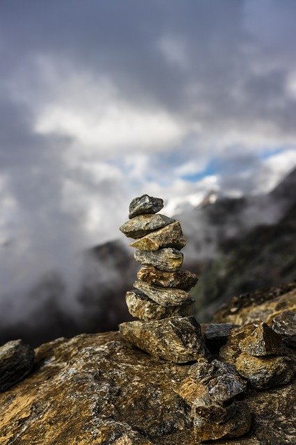 Muat turun percuma Stone Tower Mountains Rock - foto atau gambar percuma untuk diedit dengan editor imej dalam talian GIMP