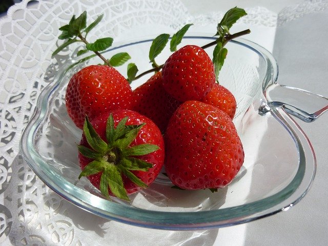 Free download Strawberries -  free photo or picture to be edited with GIMP online image editor