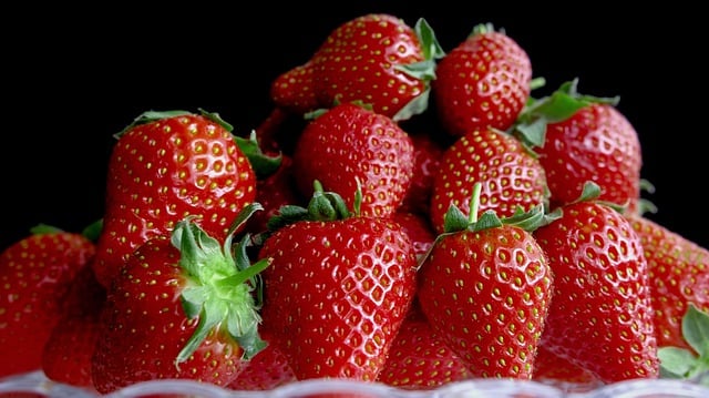 Free download strawberries fruits food berries free picture to be edited with GIMP free online image editor