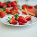 Strawberries on a plate  screen for extension Chrome web store in OffiDocs Chromium